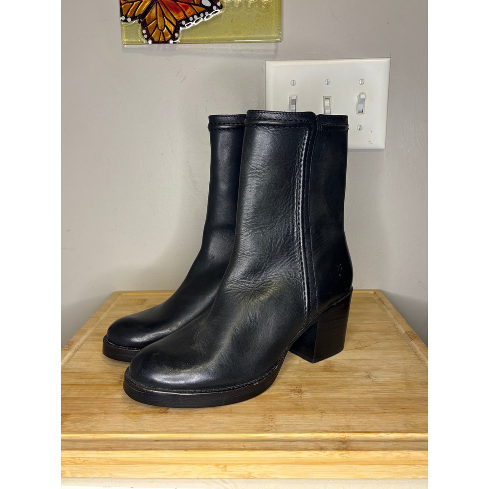 Frye Sabrina 6G Black Leather Ankle Boots Stacked Block Heel Side Zip Booties
